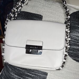 Michael Kors White Shoulder Bag with Chain Strap